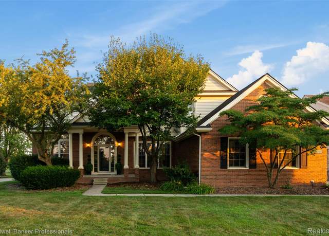 Property at 46969 Glastonbury Dr, Canton, MI 48188, 5 beds, 3.5 baths
