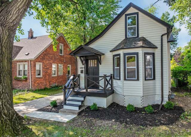 Property at 1327 Anita Ave, Grosse Pointe Woods, MI 48236, 2 beds, 1 bath
