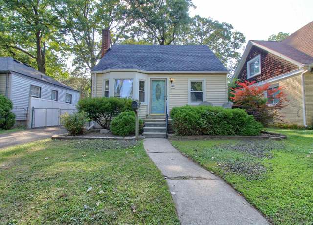 Property at 1412 Etowah Ave, Royal Oak, MI 48067, 3 beds, 1 bath