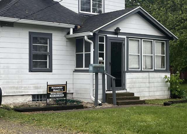 Property at 1310 Lake St, Kalamazoo, MI 49001, 3 beds, 1.5 baths