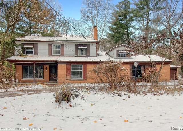 Property at 21875 Beech Rd, Southfield, MI 48033, 4 beds, 2.5 baths