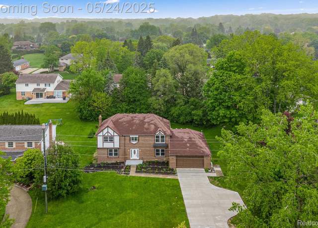 Property at 4766 Quarton Rd, Bloomfield, MI 48302, 5 beds, 3.5 baths