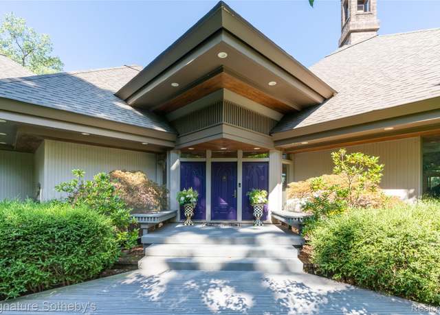 Property at 401 Glazier Rd, Chelsea, MI 48118, 4 beds, 3.5 baths