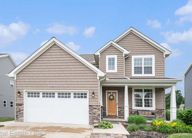 Property at 367 Otter Run Rd, Holly, MI 48442, 5 beds, 3.5 baths