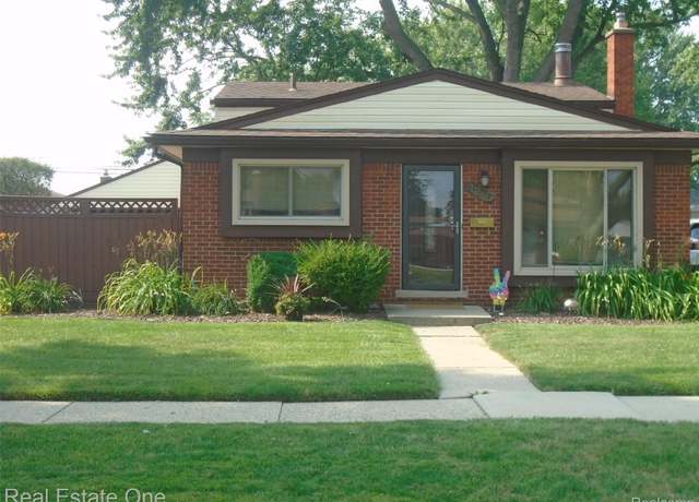 Property at 16360 Charleston St, Roseville, MI 48066, 3 beds, 1.5 baths