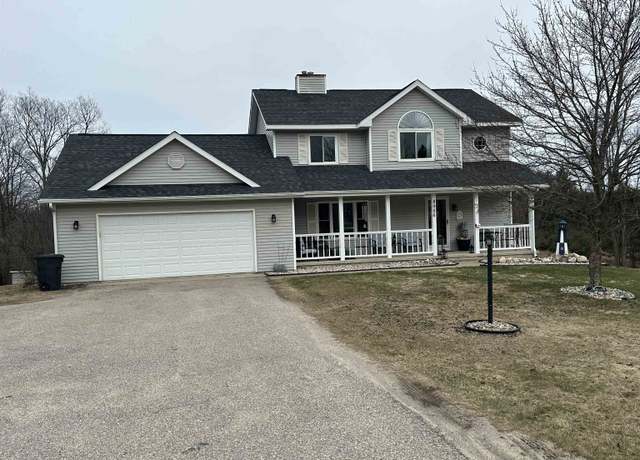 Property at 8956 Lamplighter Ln, Cadillac, MI 49601, 4 beds, 4 baths