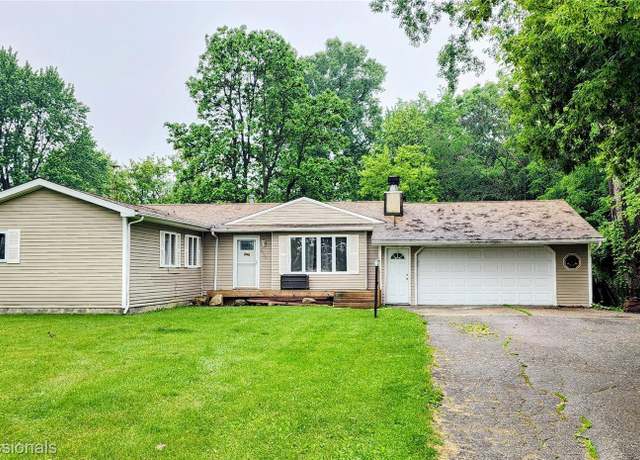 Property at 6408 E Court St S, Burton, MI 48509, 3 beds, 2.5 baths