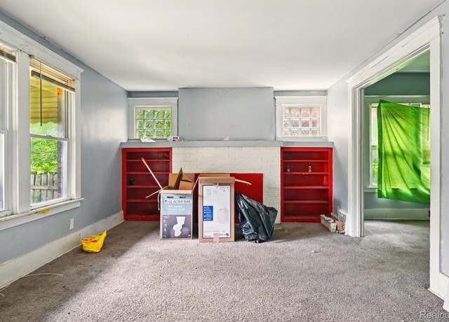 Property at 307 Grove St, Highland Park, MI 48203, 4 beds, 2 baths