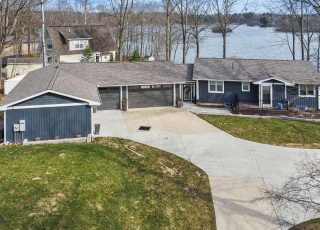 Property at 9356 Miramichi Dr, Evart, MI 49631, 3 beds, 2.5 baths