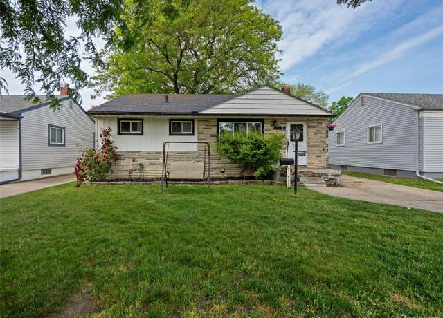 Property at 24625 Hayes Ave, Eastpointe, MI 48021, 3 beds, 1.5 baths