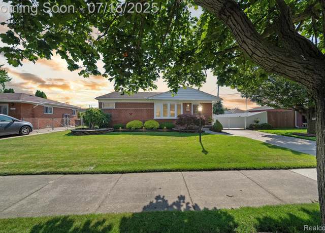 Property at 2961 Maxwell St, Trenton, MI 48183, 3 beds, 1.5 baths