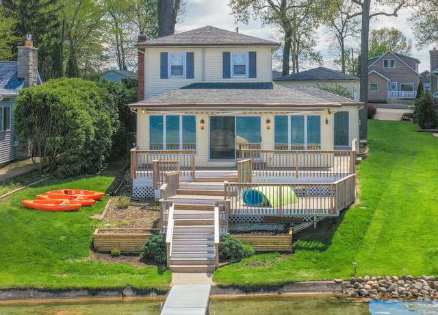 Property at 23650 S Shore Dr, Edwardsburg, MI 49112, 3 beds, 2 baths