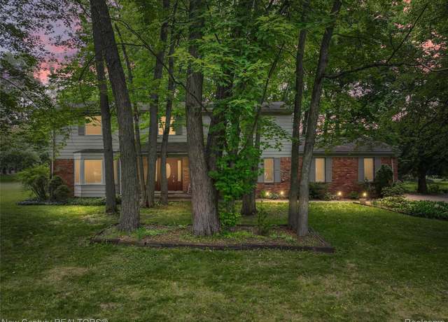 Property at 6750 Limerick Ln, Troy, MI 48098, 4 beds, 2.5 baths