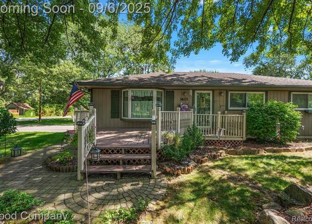 Property at 3615 Hazelton Ave, Rochester Hills, MI 48307, 3 beds, 2 baths