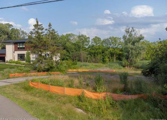 Property at 4053 Harbor Vista Dr, Orchard Lake, MI 48323