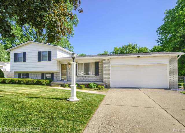 Property at 7204 Popplewood Dr, Davison, MI 48423, 3 beds, 1.5 baths