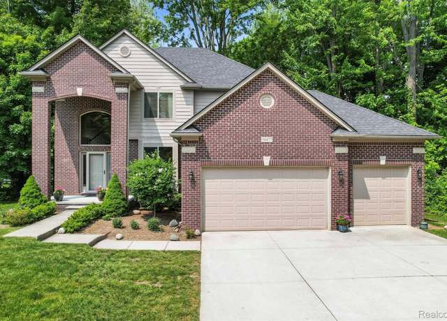 Property at 50477 Edith St, Chesterfield, MI 48047, 4 beds, 2.5 baths