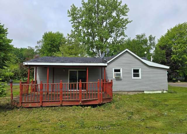 Property at 4297 Center St, Akron, MI 48701, 2 beds, 1 bath