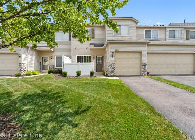 Property at 26783 Kirkway Cir, Woodhaven, MI 48183, 2 beds, 1.5 baths