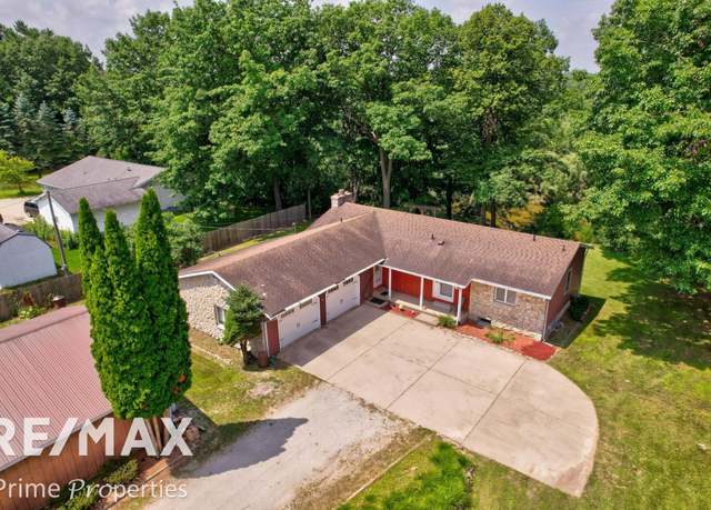 Property at 1682 Caro Lake Dr, Caro, MI 48723, 4 beds, 2.5 baths