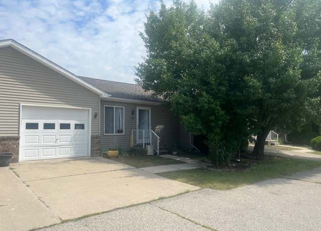 Property at 720 Channel Dr, Marine City, MI 48039, 3 beds, 2.5 baths