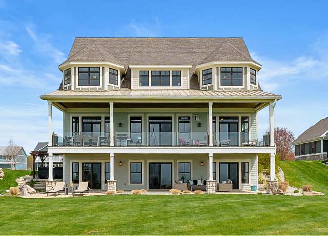 Property at 7370 Highfield Beach Dr, South Haven, MI 49090, 7 beds, 5.5 baths