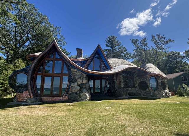 Property at 9554 Fowler Ln, Helena Township, MI 49676, 3 beds, 3.5 baths