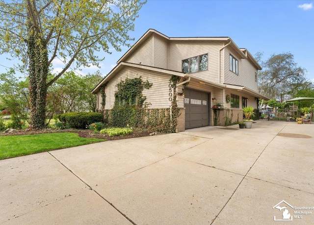Property at 30500 Bayview St, Gibraltar, MI 48173, 4 beds, 3 baths