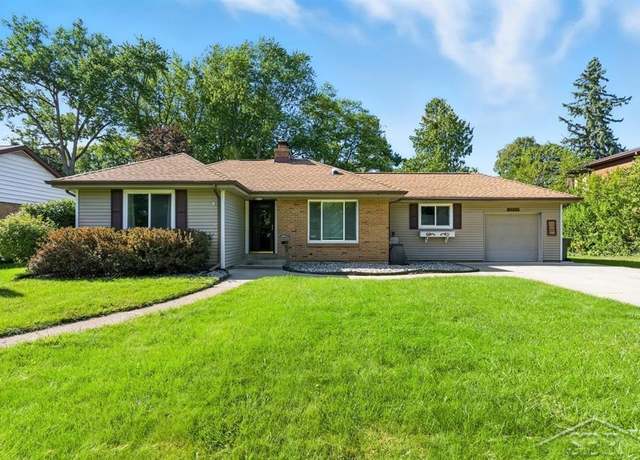 Property at 2515 Manor Dr, Midland, MI 48640, 2 beds, 1 bath
