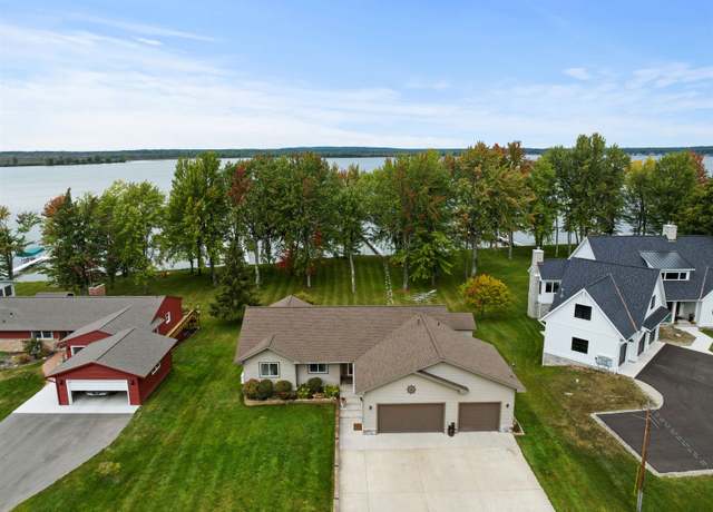 Property at 11246 Kings Pt, Alanson, MI 49706, 4 beds, 3.5 baths