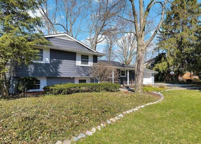Property at 6572 Spruce Dr, Bloomfield Hills, MI 48301, 3 beds, 2.5 baths