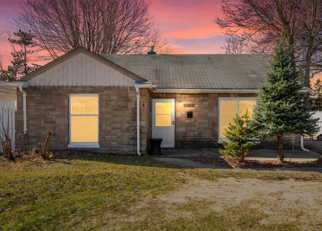 Property at 21164 Hillcrest St, Clinton Township, MI 48036, 2 beds, 1 bath