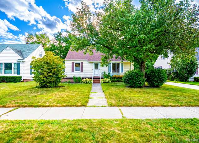 Property at 3009 10th Ave Ave, Port Huron, MI 48060, 3 beds, 2 baths