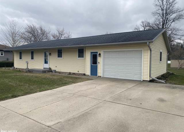 Property at 200 E Bay St, Sebewaing, MI 48759, 3 beds, 1 bath
