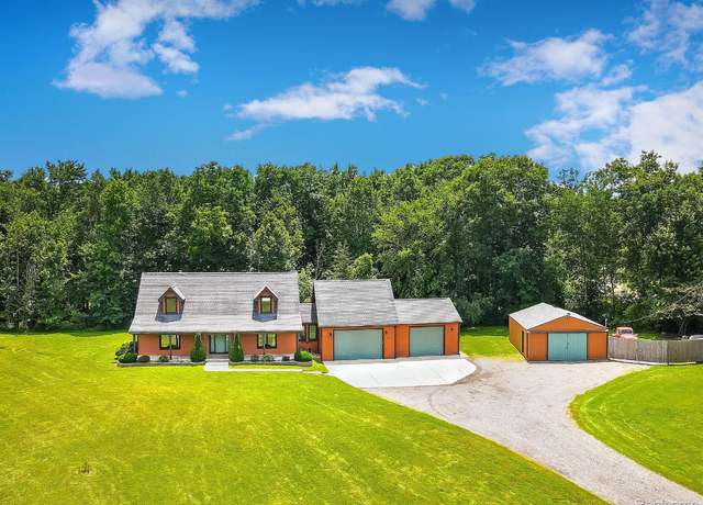 Property at 7653 Chase Lake Rd, Fowlerville, MI 48836, 3 beds, 2.5 baths