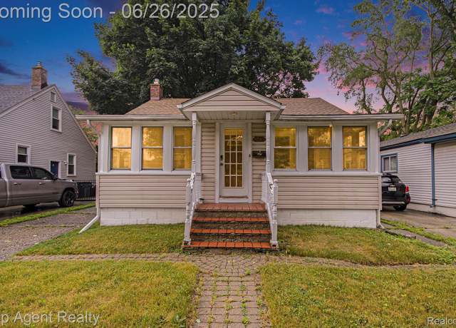Property at 525 Marlin Ave, Royal Oak, MI 48067, 2 beds, 2 baths