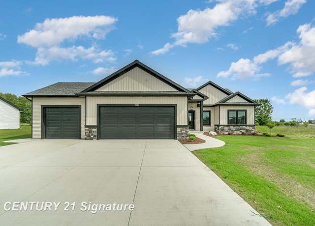 Property at 2289 Holly Ridge Ln, Bay City, MI 48706, 3 beds, 2 baths