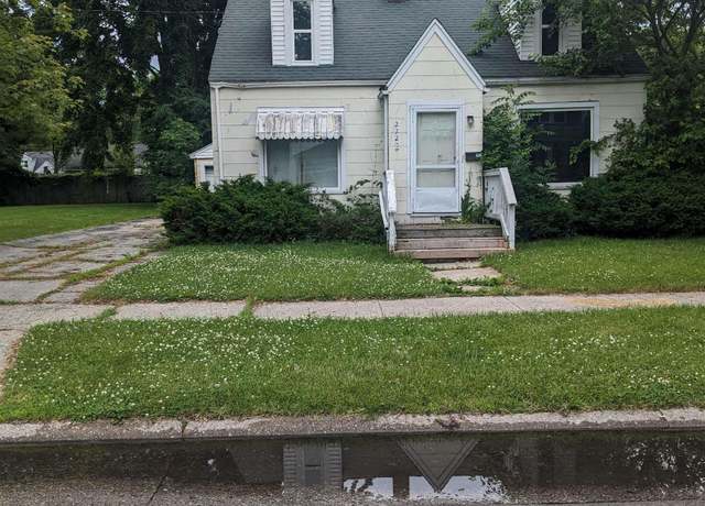 Property at 2220 Parkwood Ave, Saginaw, MI 48601, 3 beds, 1 bath