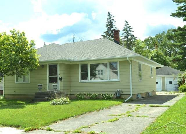 Property at 1521 Chestnut St, Saginaw, MI 48602, 3 beds, 1.5 baths