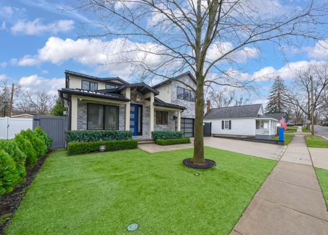 Property at 523 Renshaw St, Rochester, MI 48307, 5 beds, 4 baths