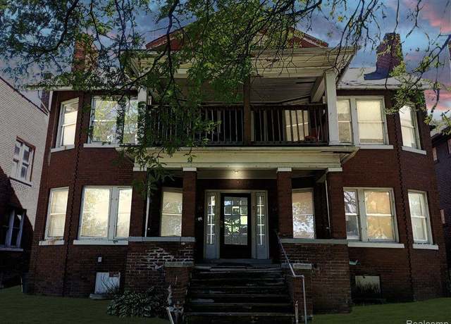 Property at 137 Elmhurst St, Highland Park, MI 48203, 12 beds, 4 baths