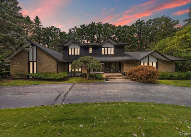 Property at 1287 Charrington Rd, Bloomfield Hills, MI 48301, 5 beds, 4.5 baths