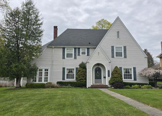 Property at 1006 South Dr, Flint, MI 48503, 4 beds, 3.5 baths