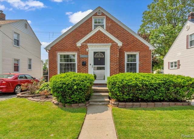 Property at 3220 John R St, Trenton, MI 48183, 3 beds, 1.5 baths