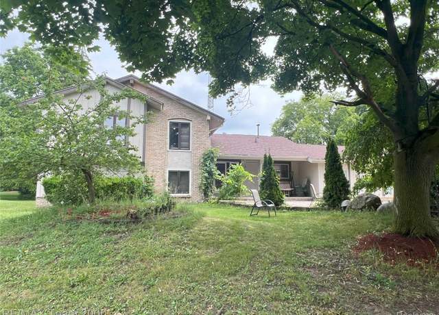 Property at 29203 Lake Park Dr, Farmington Hills, MI 48331, 5 beds, 2.5 baths