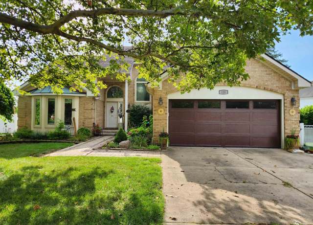 Property at 120 Avenue De Lafayette Ave, Monroe, MI 48162, 3 beds, 3 baths