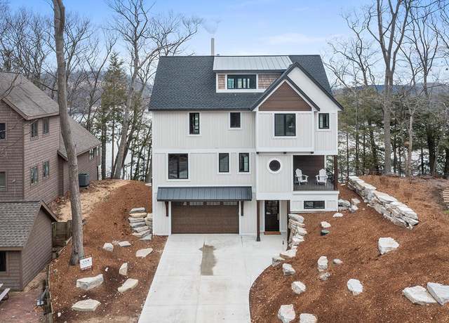 Property at 16976 Lake Ave, West Olive, MI 49460, 5 beds, 5.5 baths