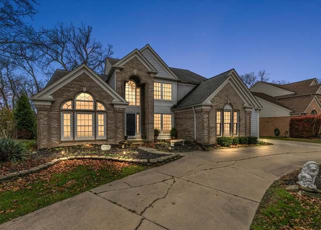 Property at 48253 Red Run Dr, Canton, MI 48187, 4 beds, 3.5 baths