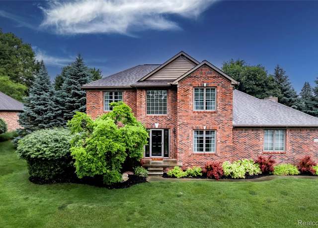 Property at 8140 Staghorn Trl, Clarkston, MI 48348, 4 beds, 2.5 baths