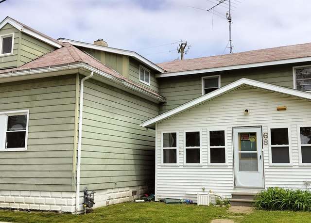 Property at 68 13th St, Port Huron, MI 48060, 4 beds, 1 bath